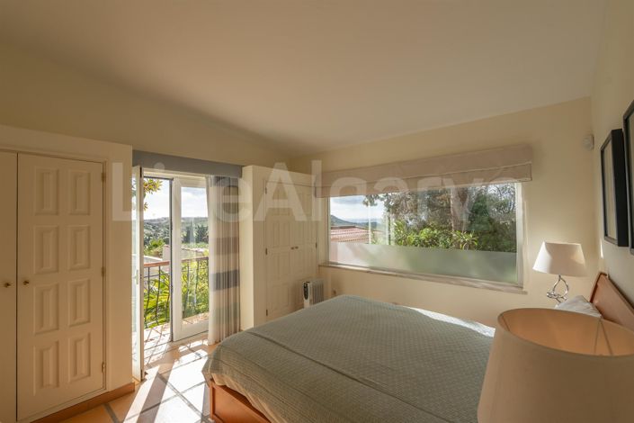 Image No.46-5 Bed House for sale