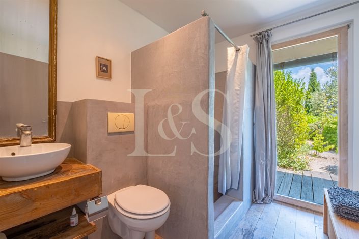 Image No.20-5 Bed House for sale