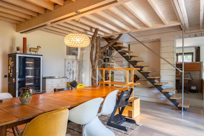 Image No.6-5 Bed House for sale