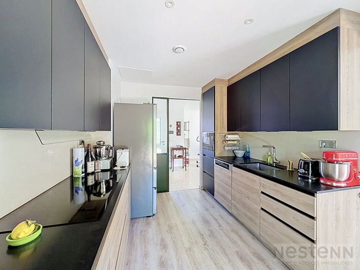 Image No.10-3 Bed House for sale