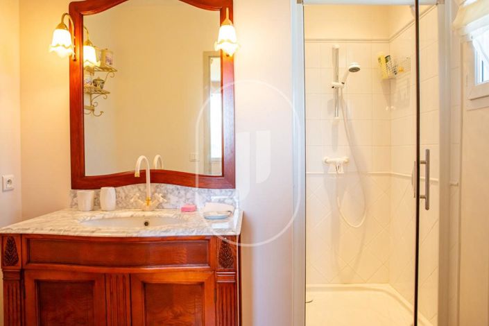 Image No.15-4 Bed House for sale
