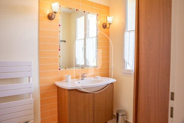 Image No.19-4 Bed House for sale