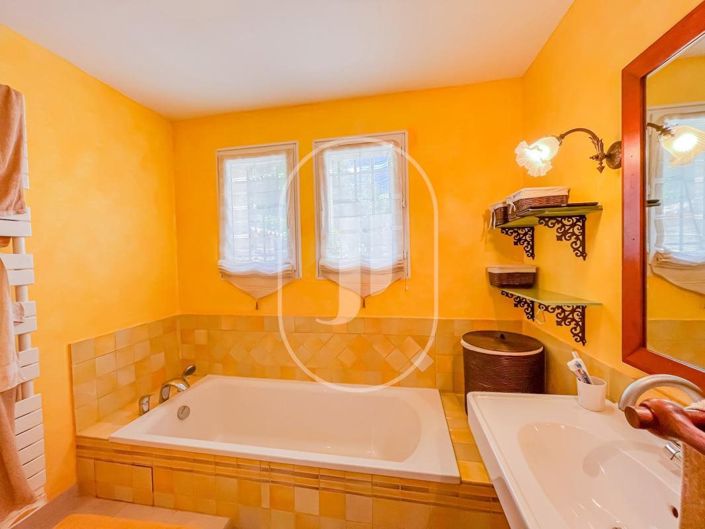 Image No.27-4 Bed House for sale