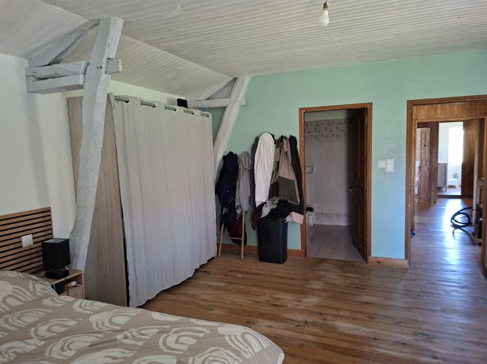 Image No.11-6 Bed House for sale