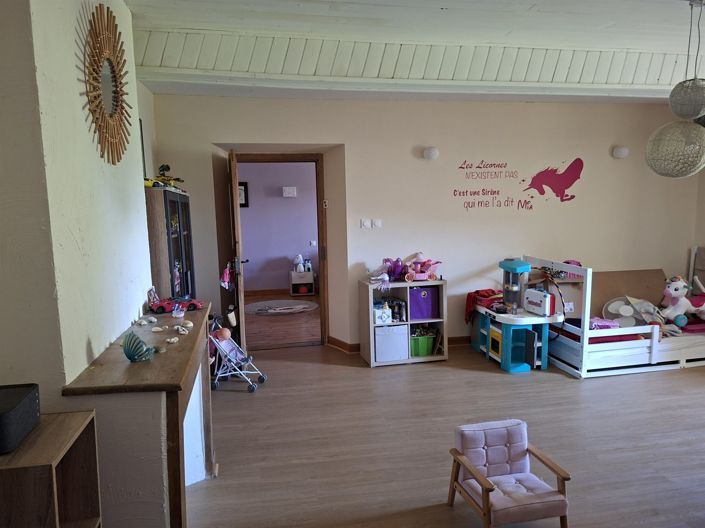 Image No.15-6 Bed House for sale