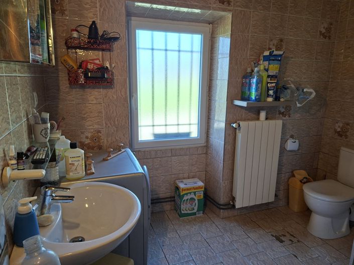 Image No.20-6 Bed House for sale