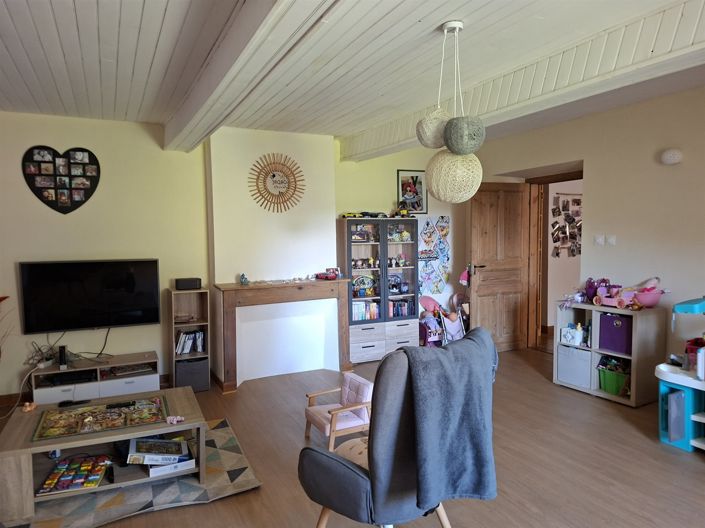 Image No.9-6 Bed House for sale