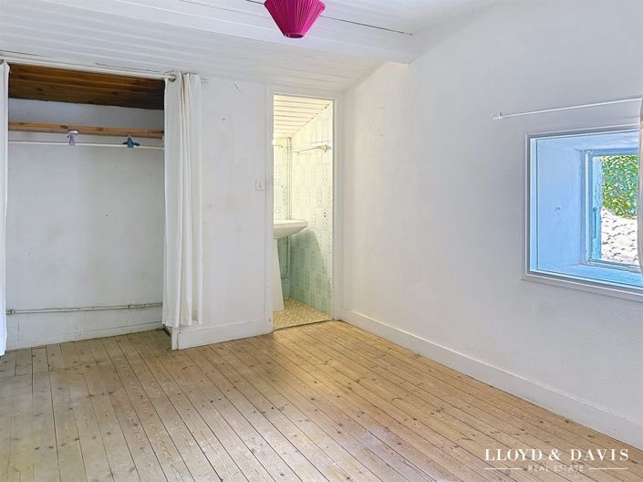 Image No.11-4 Bed House for sale