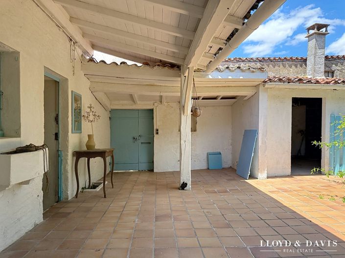 Image No.6-4 Bed House for sale