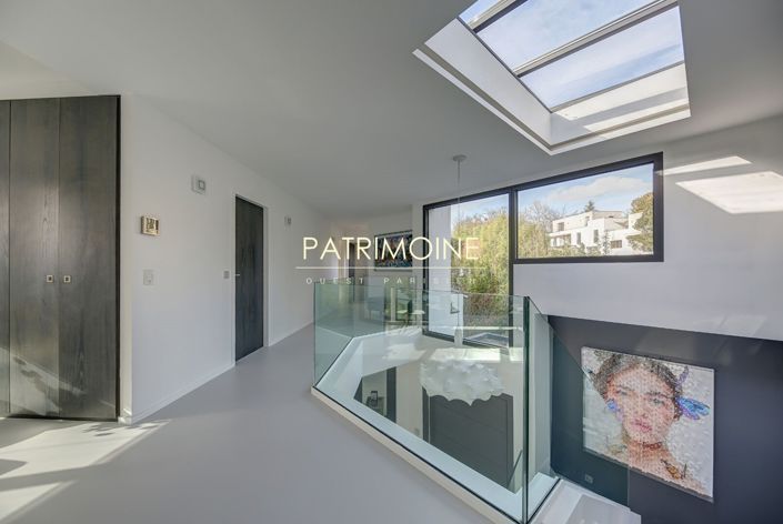 Image No.16-6 Bed House for sale