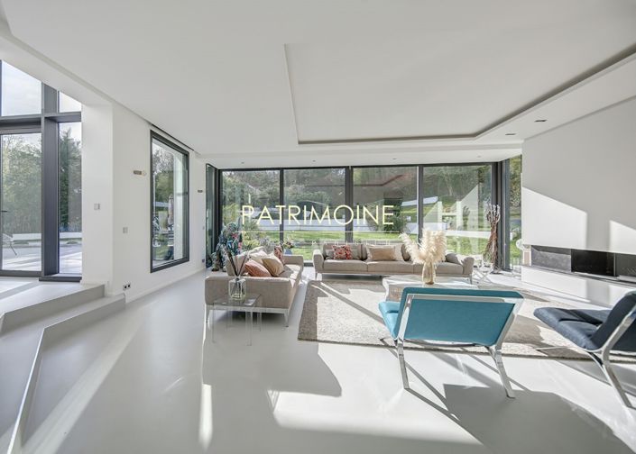 Image No.6-6 Bed House for sale