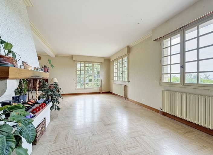 Image No.5-5 Bed House for sale