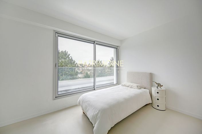 Image No.14-4 Bed House for sale