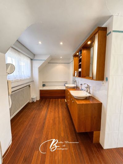 Image No.12-7 Bed House for sale