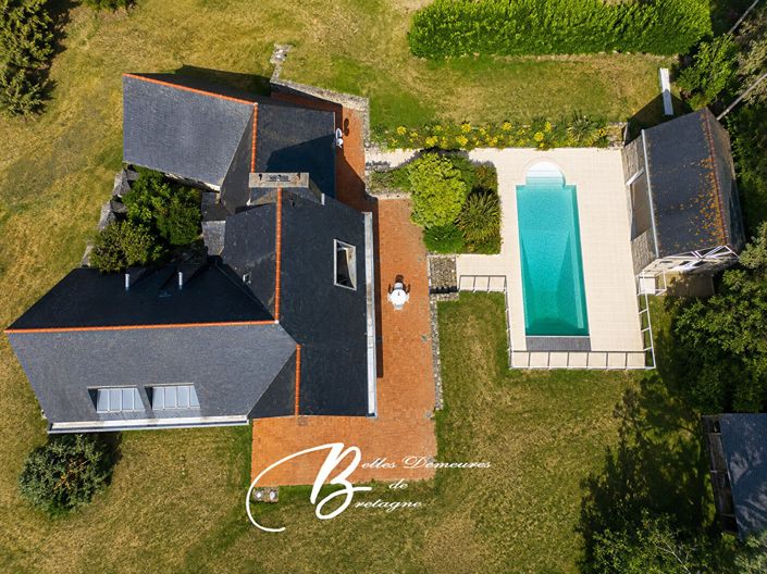 Image No.20-7 Bed House for sale