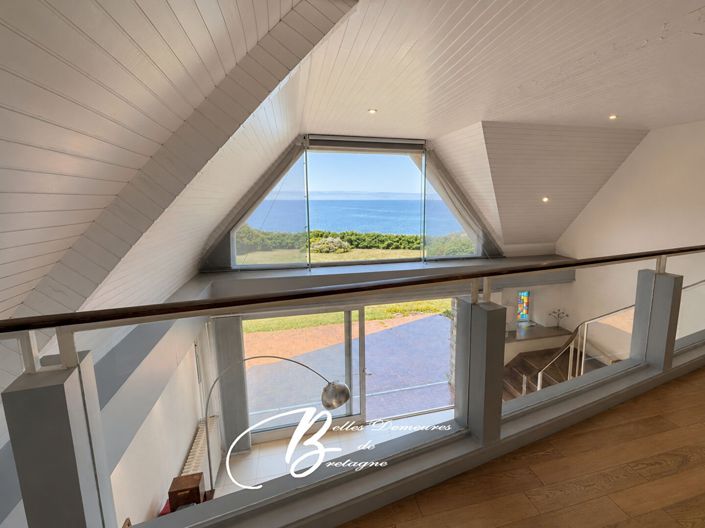 Image No.8-7 Bed House for sale