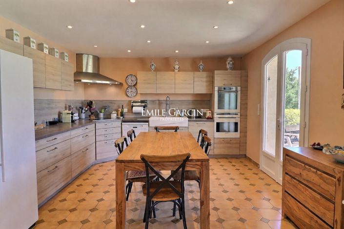 Image No.6-6 Bed House for sale