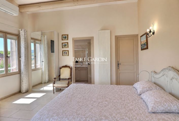 Image No.8-6 Bed House for sale