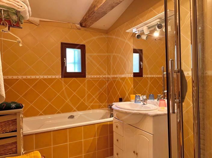Image No.14-8 Bed House for sale