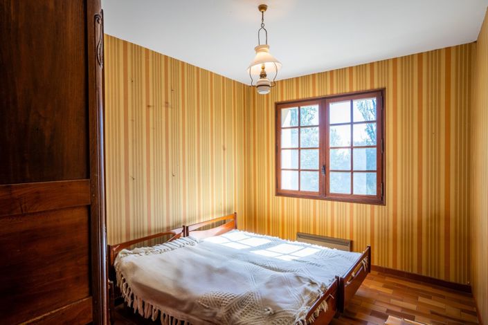 Image No.11-9 Bed House for sale