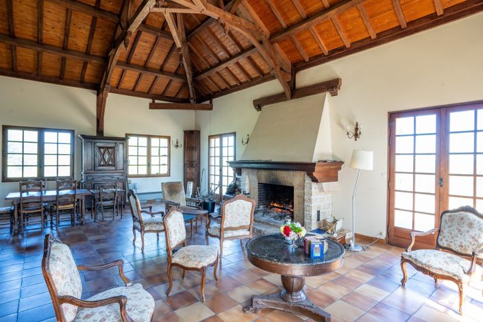 Image No.8-9 Bed House for sale