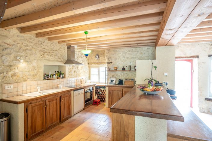 Image No.6-5 Bed House for sale