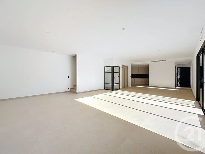 Image No.12-3 Bed House for sale