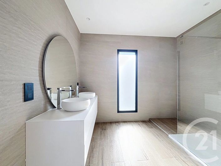 Image No.18-3 Bed House for sale