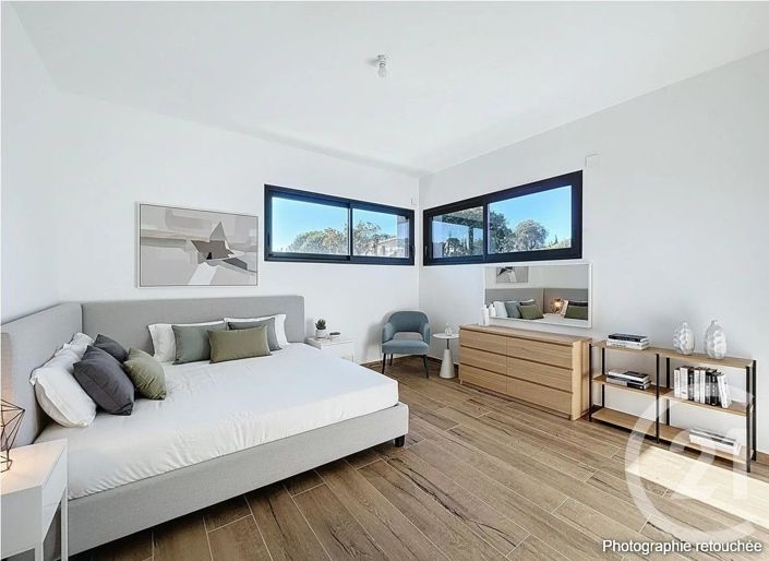Image No.8-3 Bed House for sale