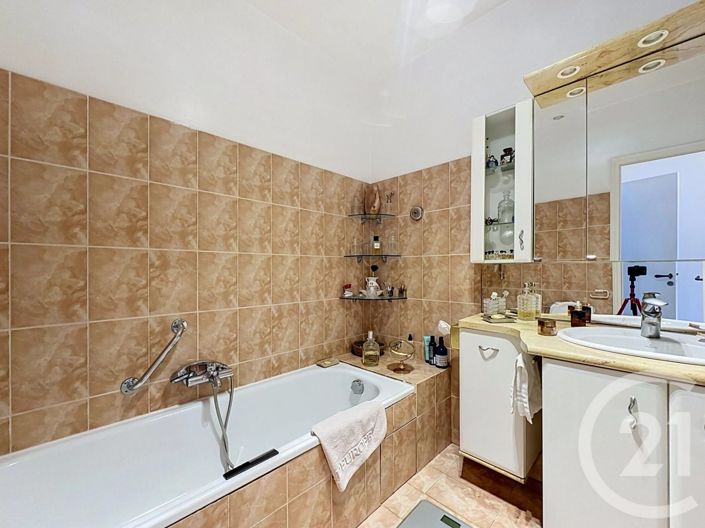 Image No.15-4 Bed House for sale