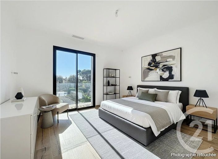 Image No.14-3 Bed House for sale