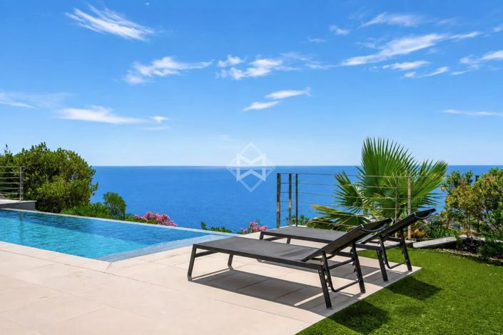 Image No.2-4 Bed House for sale