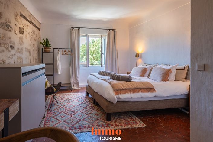 Image No.7-9 Bed Property for sale