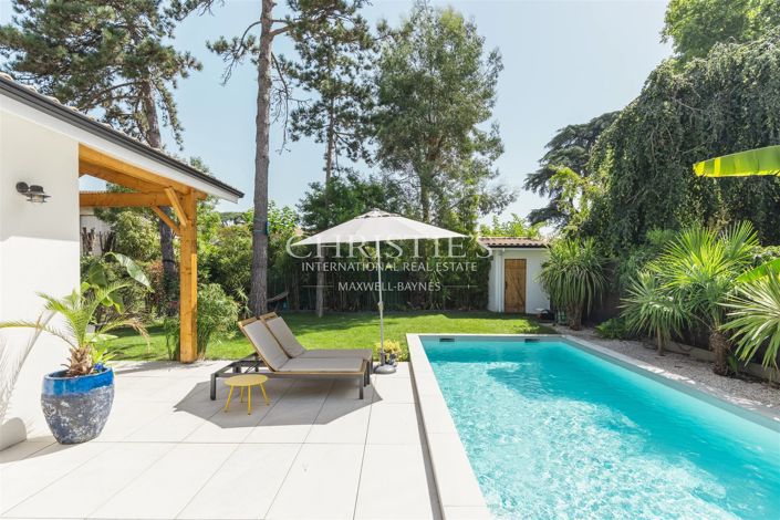 Image No.18-5 Bed House for sale