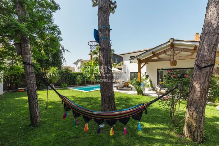 Image No.3-5 Bed House for sale