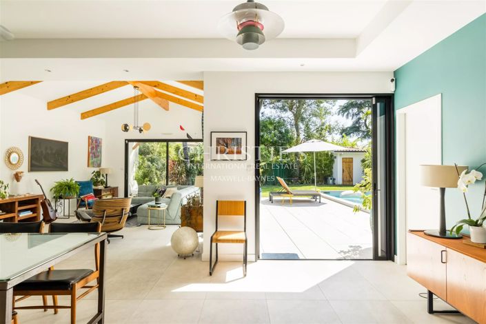 Image No.7-5 Bed House for sale