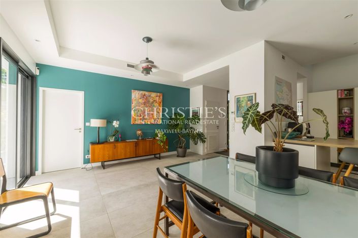 Image No.9-5 Bed House for sale