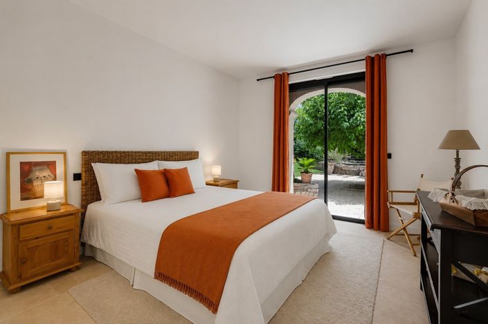 Image No.21-5 Bed House for sale