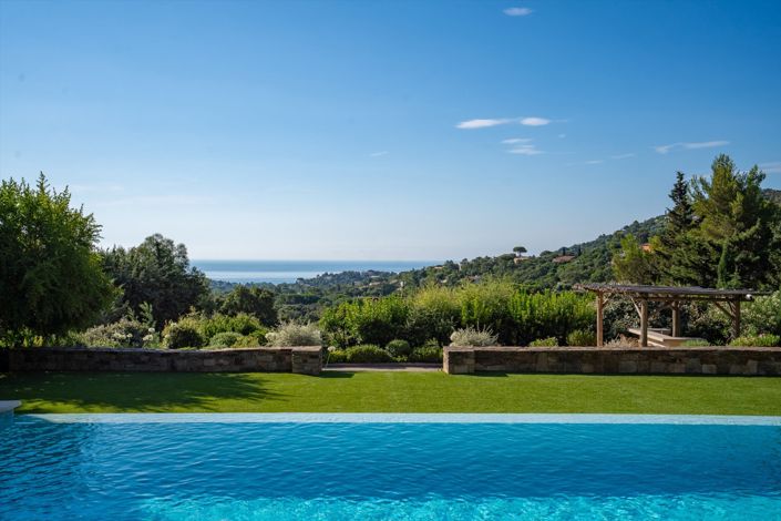 Image No.42-5 Bed House for sale