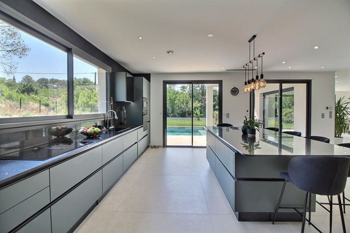 Image No.10-4 Bed House for sale