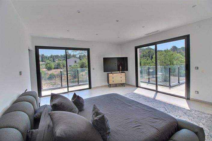Image No.11-4 Bed House for sale