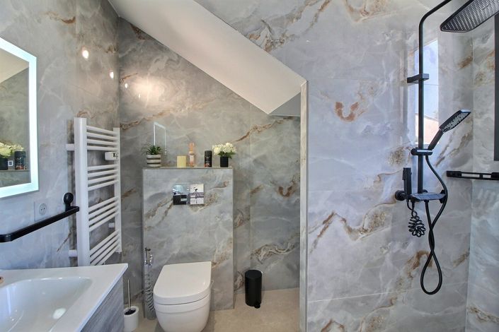 Image No.18-4 Bed House for sale