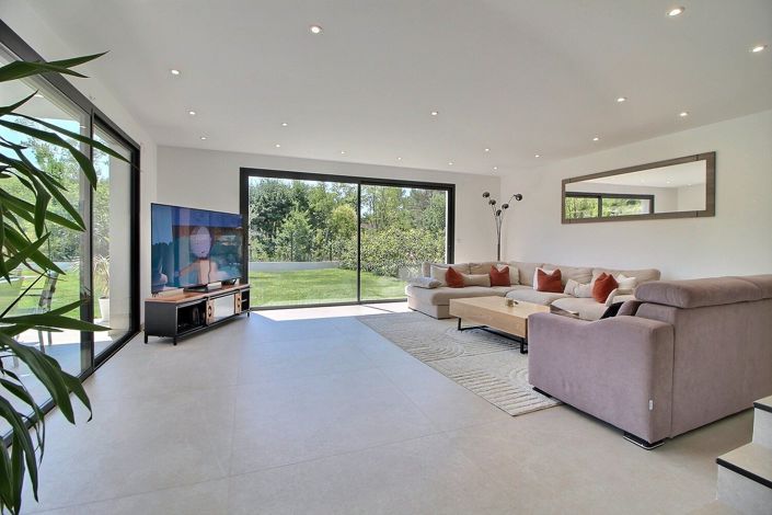 Image No.4-4 Bed House for sale