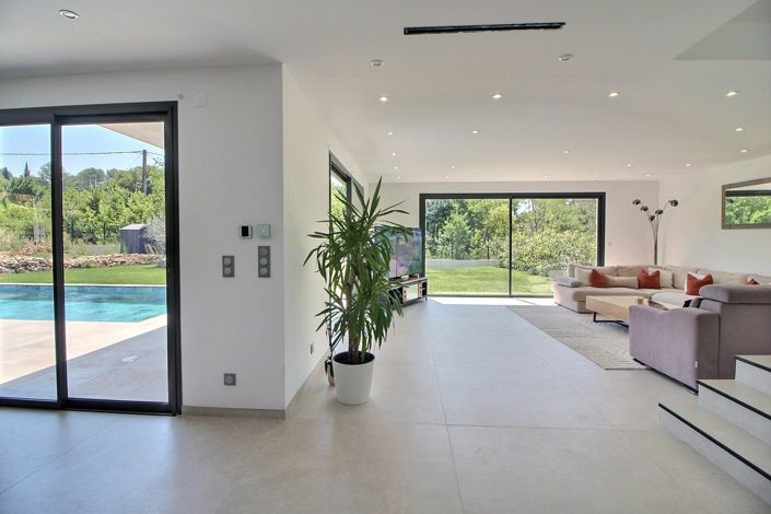 Image No.7-4 Bed House for sale