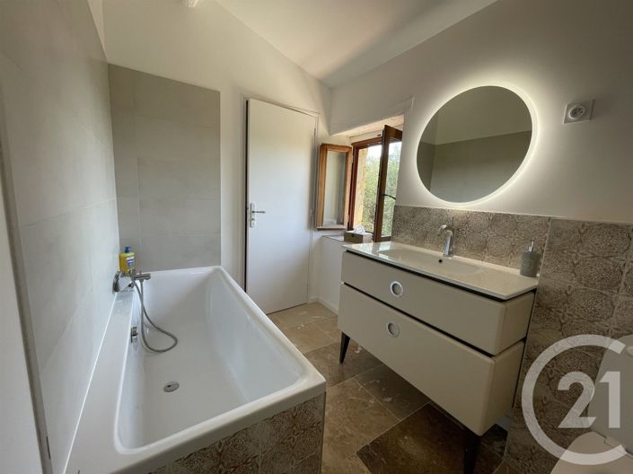 Image No.18-5 Bed House for sale