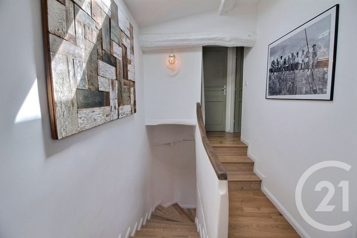 Image No.19-5 Bed House for sale
