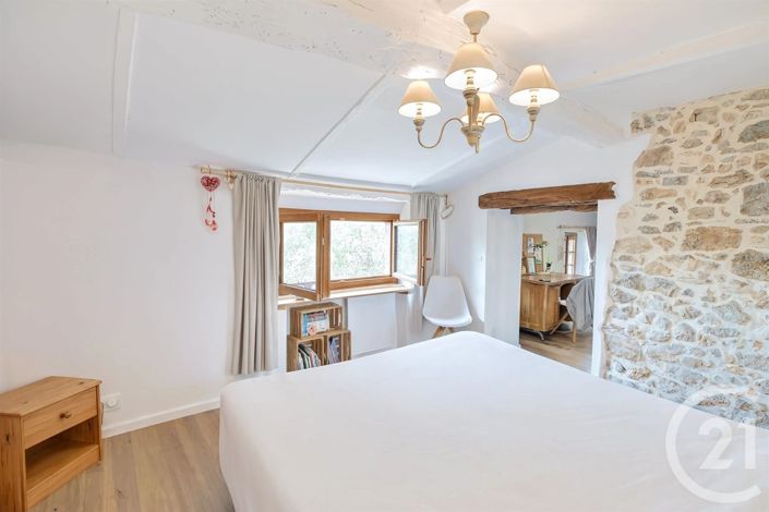 Image No.24-5 Bed House for sale