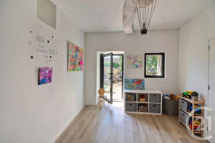 Image No.28-5 Bed House for sale
