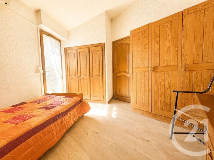 Image No.10-3 Bed House for sale