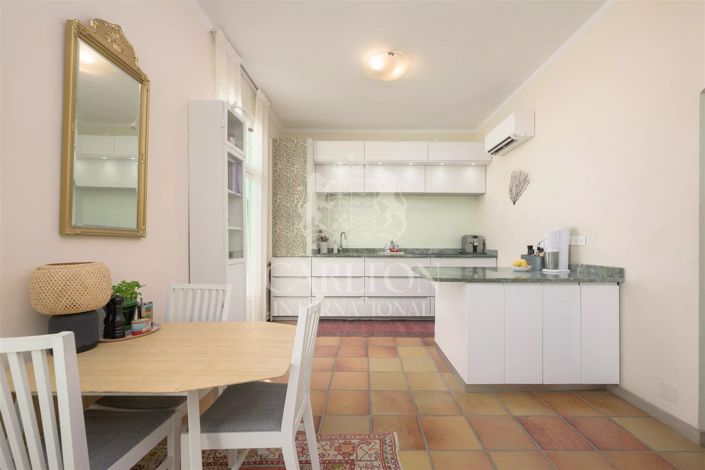 Image No.8-4 Bed House for sale